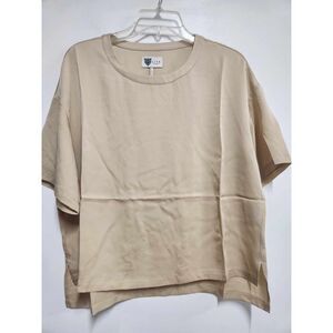 NWT Lita By Ciara Semi Cropped Tee Size XS. B29